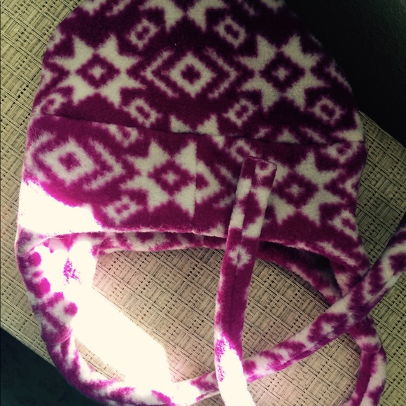 Hat fleece thick W/8 pointed stars/tribal design ties vtg S/M - Picture 3 of 4